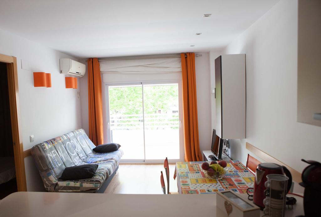 Costa Dorada Apartments سالو المظهر الخارجي الصورة