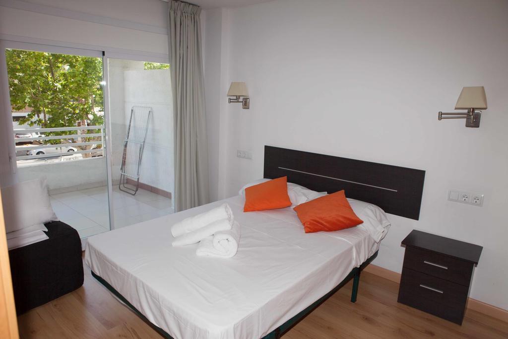 Costa Dorada Apartments سالو المظهر الخارجي الصورة