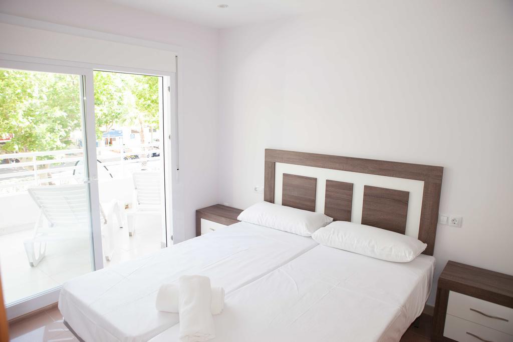 Costa Dorada Apartments سالو المظهر الخارجي الصورة