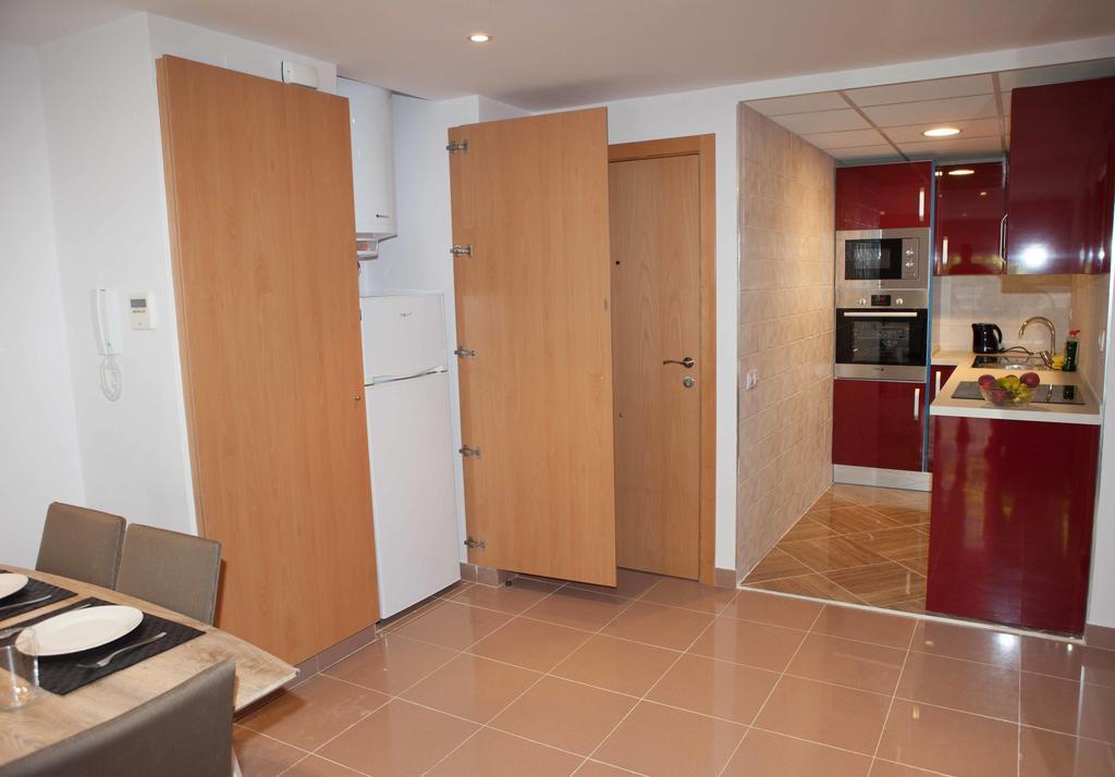 Costa Dorada Apartments سالو المظهر الخارجي الصورة