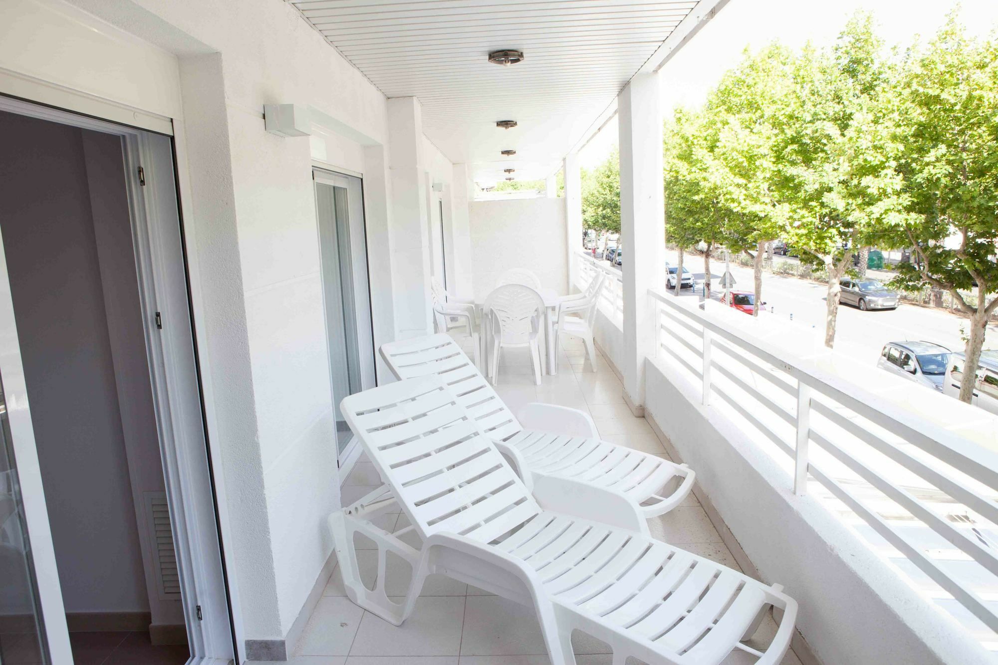 Costa Dorada Apartments سالو المظهر الخارجي الصورة