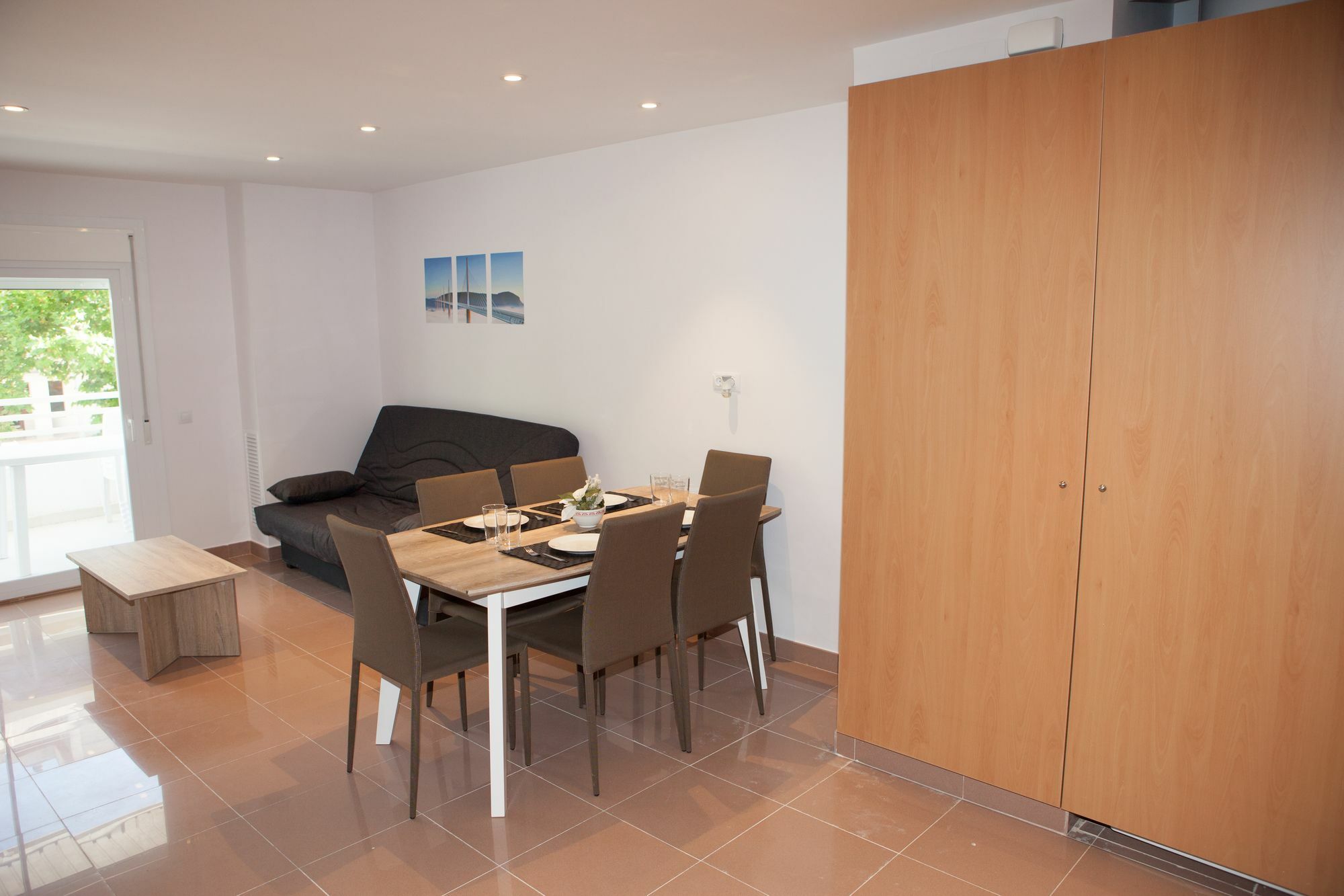 Costa Dorada Apartments سالو المظهر الخارجي الصورة