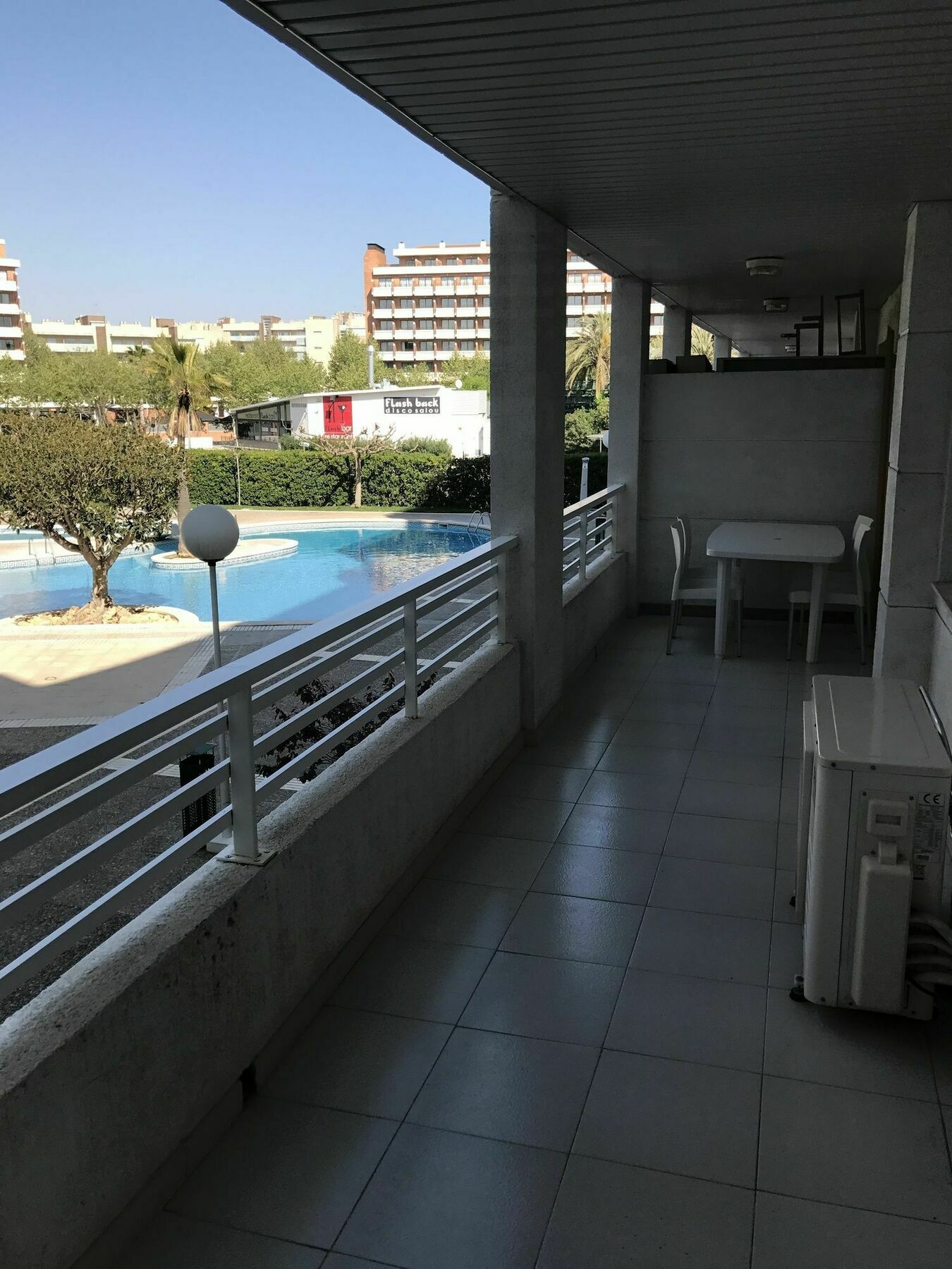 Costa Dorada Apartments سالو المظهر الخارجي الصورة
