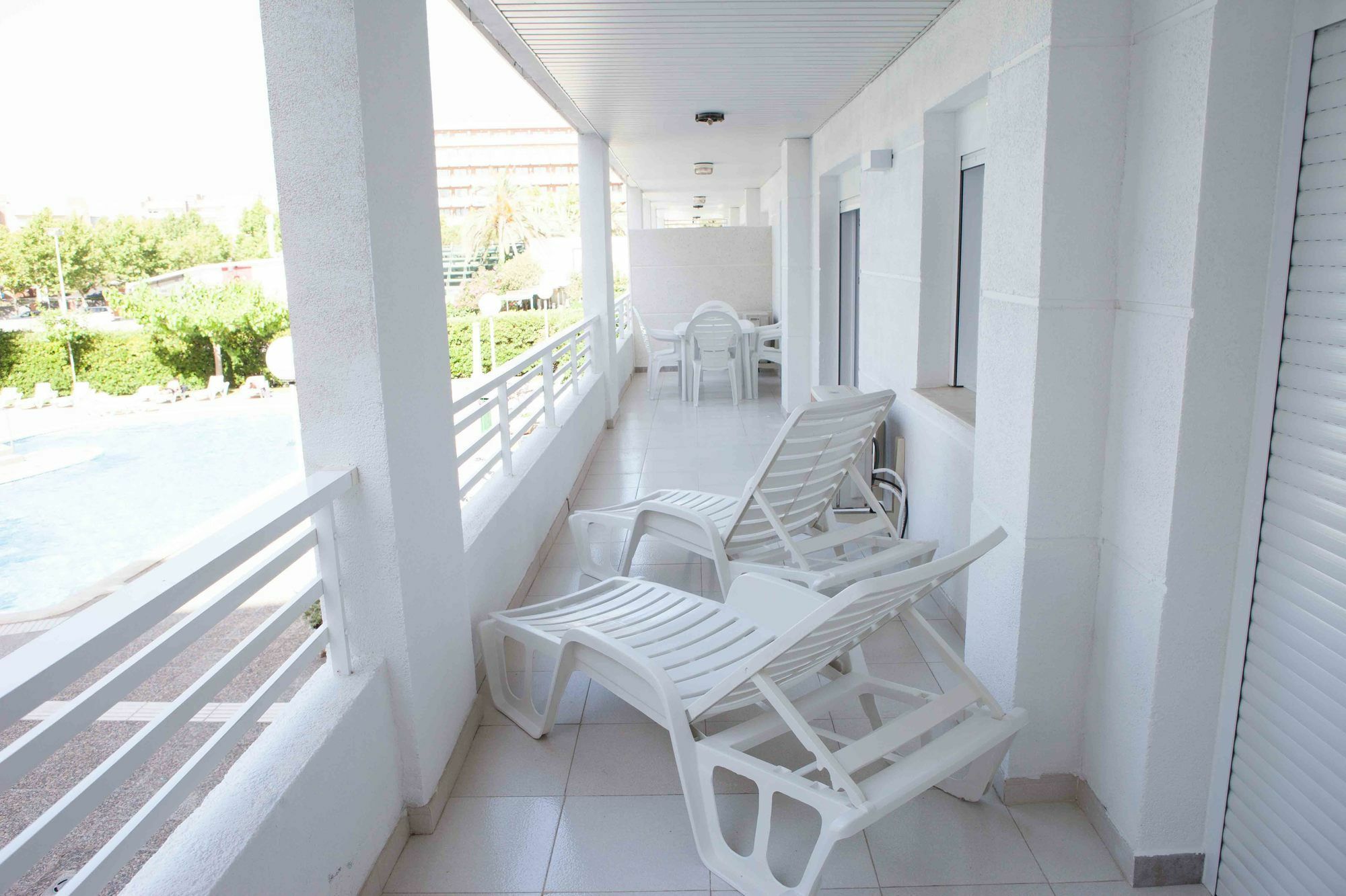 Costa Dorada Apartments سالو المظهر الخارجي الصورة
