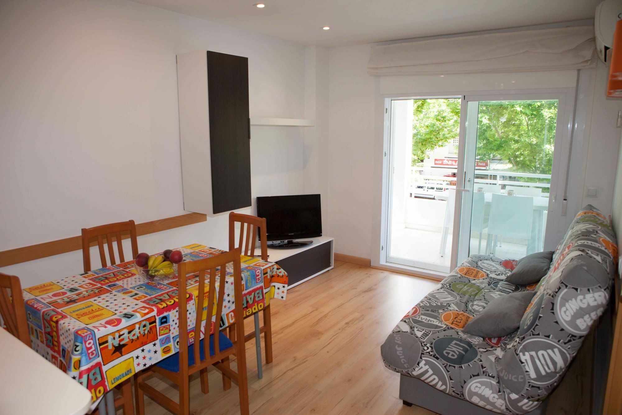 Costa Dorada Apartments سالو المظهر الخارجي الصورة