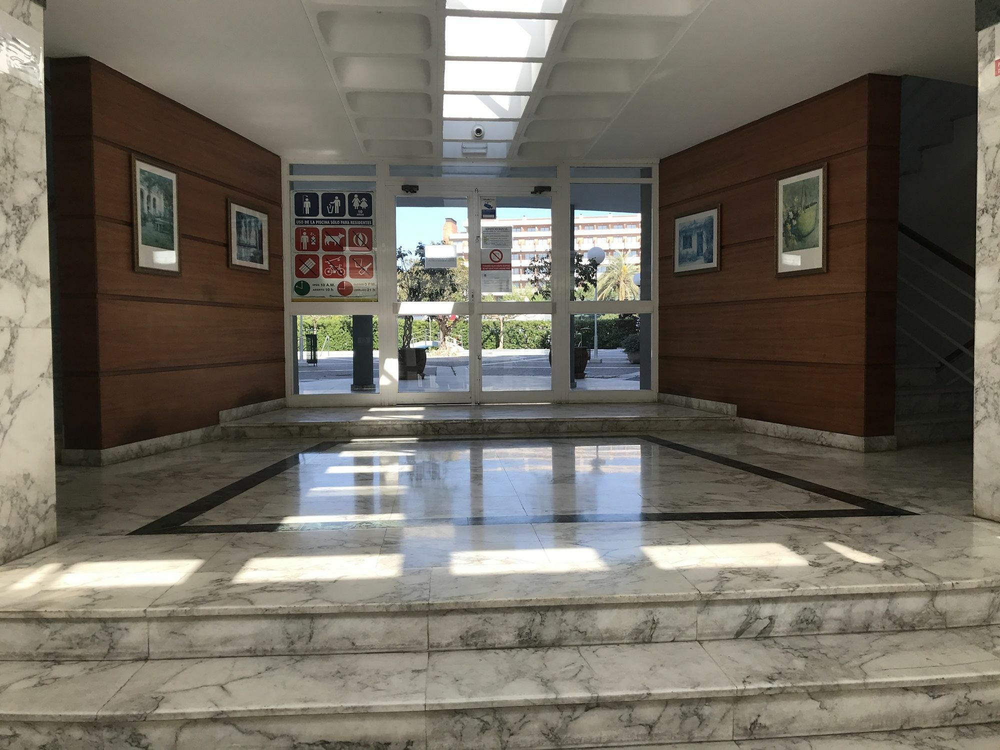 Costa Dorada Apartments سالو المظهر الخارجي الصورة