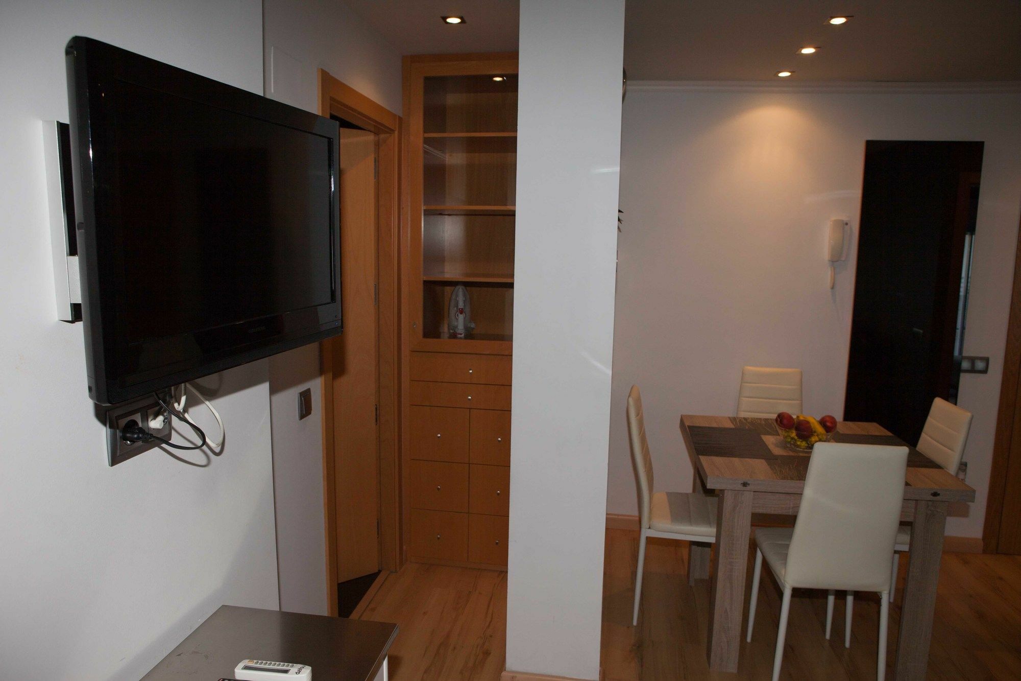 Costa Dorada Apartments سالو المظهر الخارجي الصورة