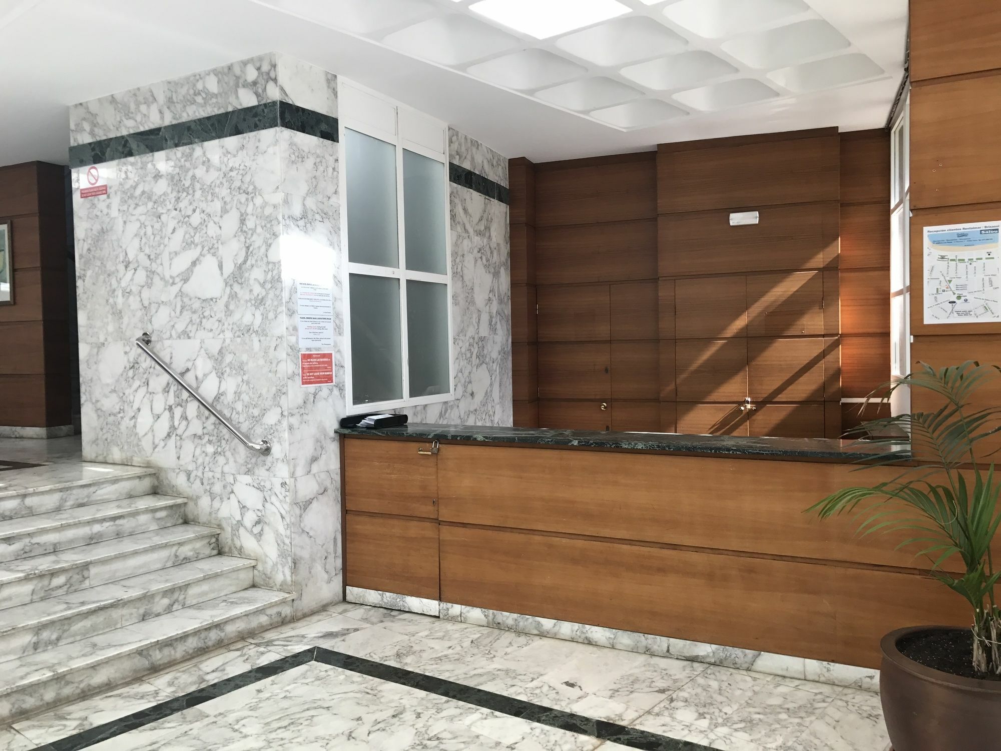 Costa Dorada Apartments سالو المظهر الخارجي الصورة