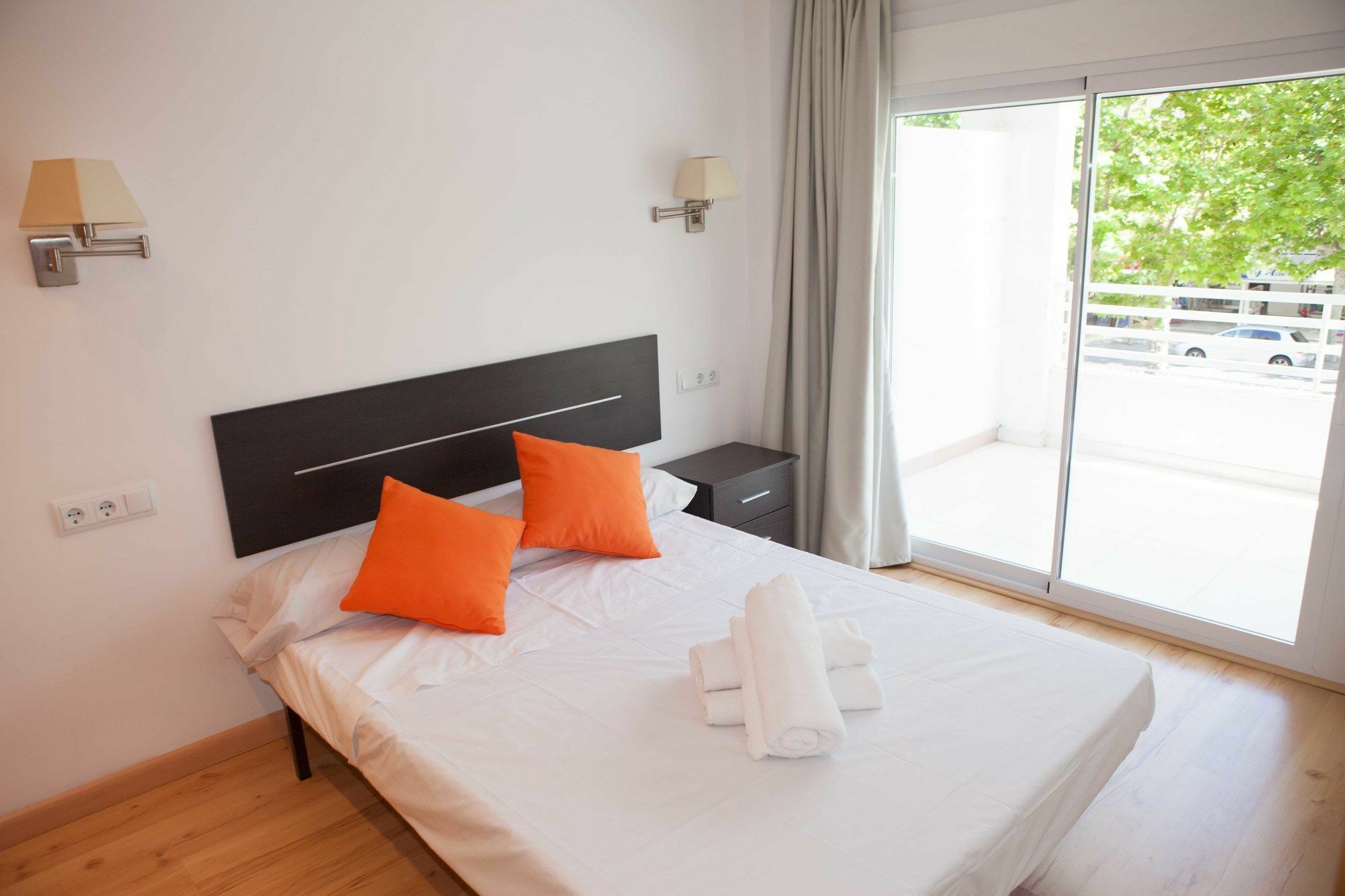 Costa Dorada Apartments سالو المظهر الخارجي الصورة