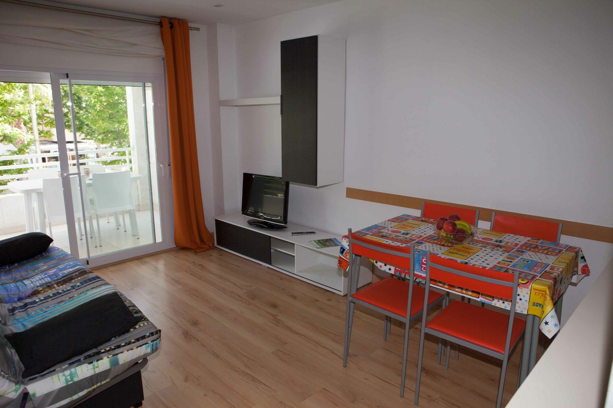 Costa Dorada Apartments سالو المظهر الخارجي الصورة