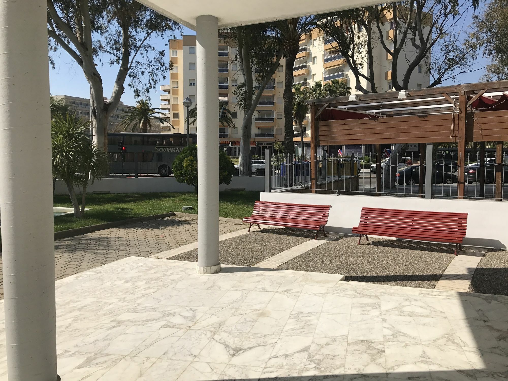 Costa Dorada Apartments سالو المظهر الخارجي الصورة