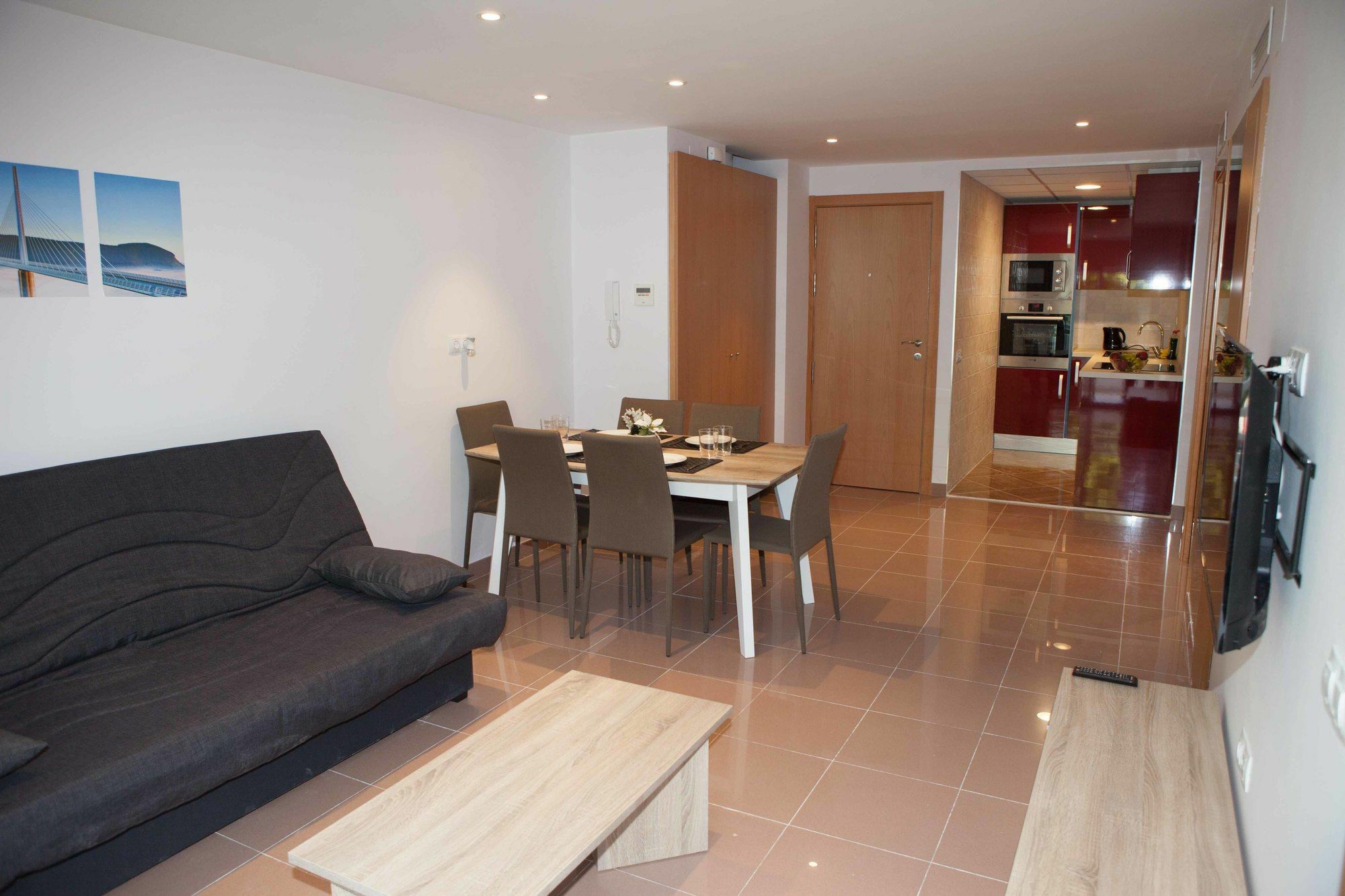 Costa Dorada Apartments سالو المظهر الخارجي الصورة