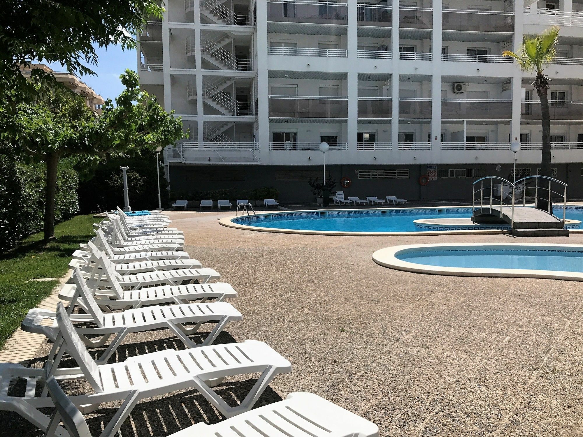 Costa Dorada Apartments سالو المظهر الخارجي الصورة