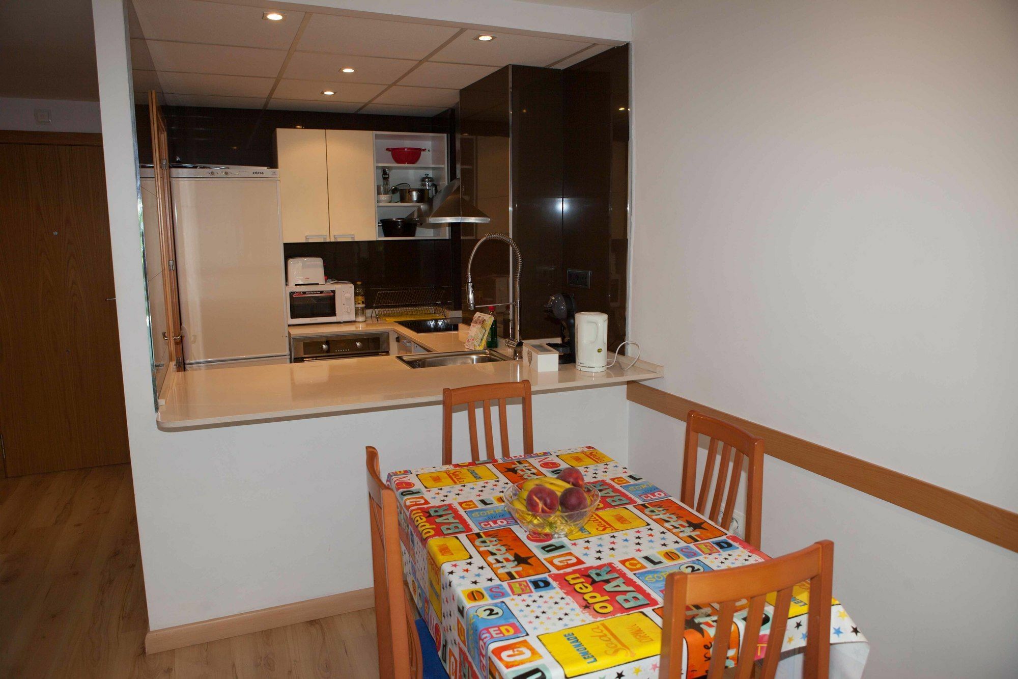 Costa Dorada Apartments سالو المظهر الخارجي الصورة
